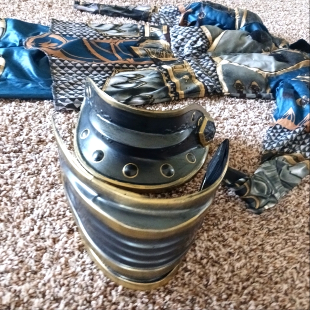 Lothar Classic Muscle Warcraft Legendary Costume, size medium